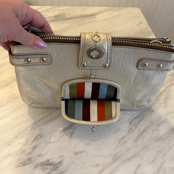 Rare Coach Legacy Leather Bridget Metallic Silver Shoulder Bag - Picture 3 of 13